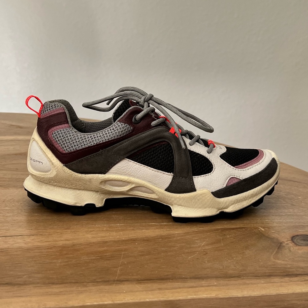 ECCO Hiking Shoe size 8 - 8.5